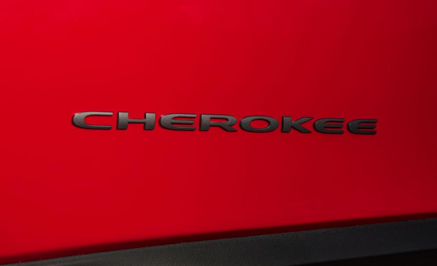 Логотип Jeep Cherokee Trailhawk (KL) 2018 года  (NA) (фото 19 из 49)